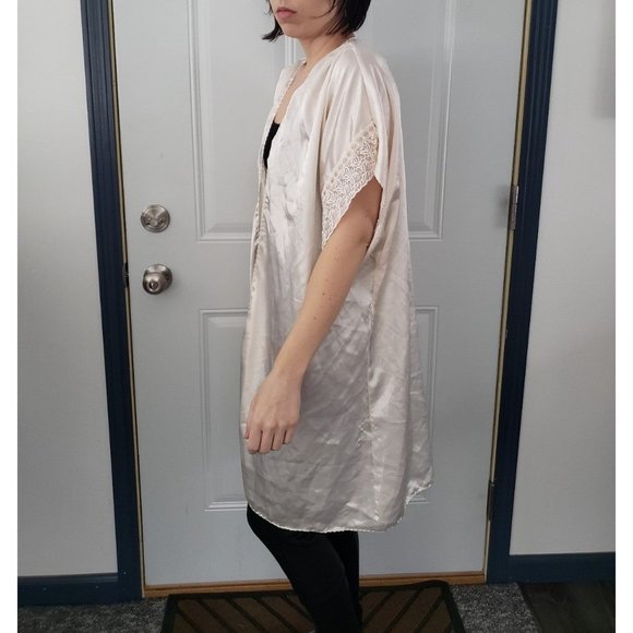 80s Pink Satin Robe - Picture 2 of 4